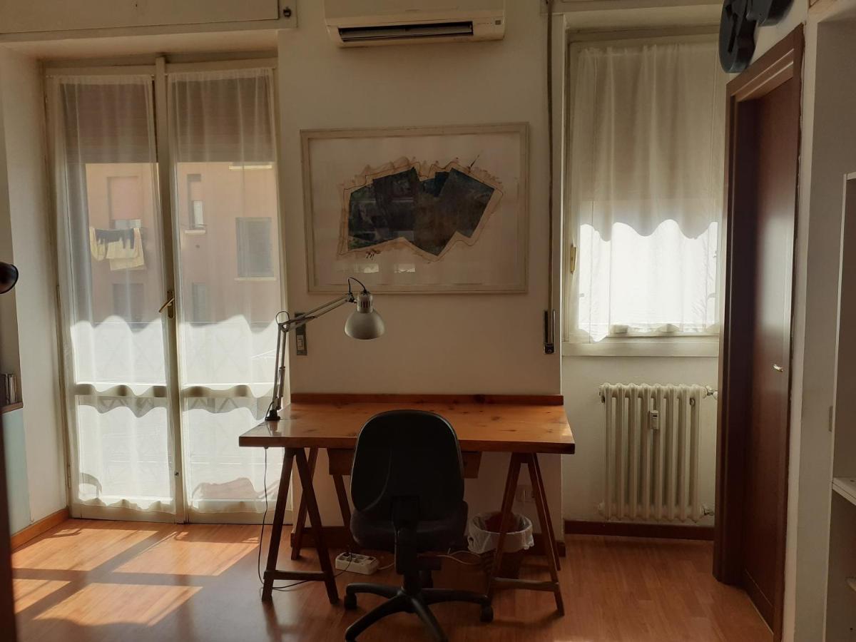 Ferienwohnung Camera A Milano Zona Nolo Cimiano Exterior foto